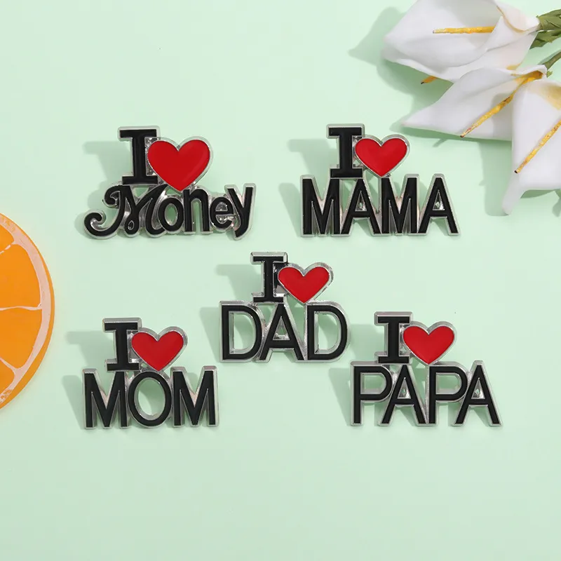 Broches pour femmes hommes j'aime maman papa lettre drôle badge et épingles pour robe tissus sacs décor mignon émail métal bijoux cadeau pour amis en gros