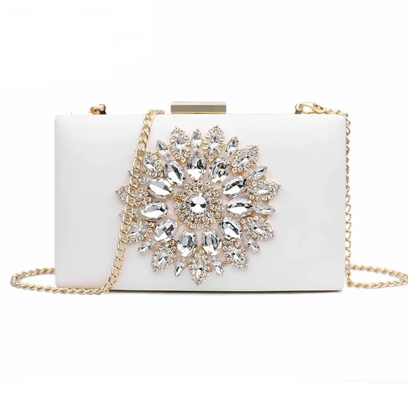 Kvällspåsar Vita kvinnor Clutch Bag Wedding Clutch Purse Bridal Evening Crystal Summer Bags For Women Luxury Small Crossbody Bags 230818