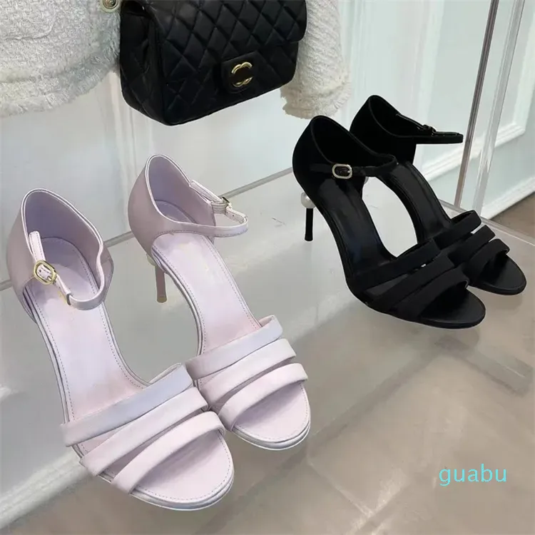 Designer Womens Luxury Pearl Sandals Women Satin Material Elegant Temperament Black White One Word Buckle Shoes Ladys Sexig Back Heel High Heels Sandal