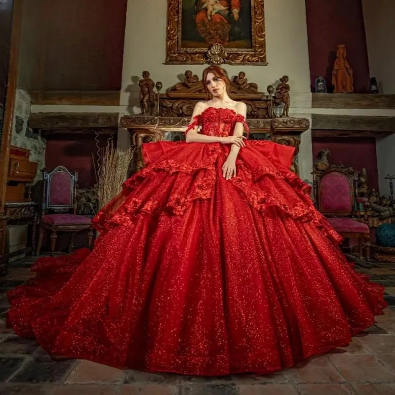 Rosso lucido fuori dalla spalla Appliques in pizzo perline Quinceanera Abiti da ragazza Abito da ballo per dolce 15 16 Sweetheart Vestidos