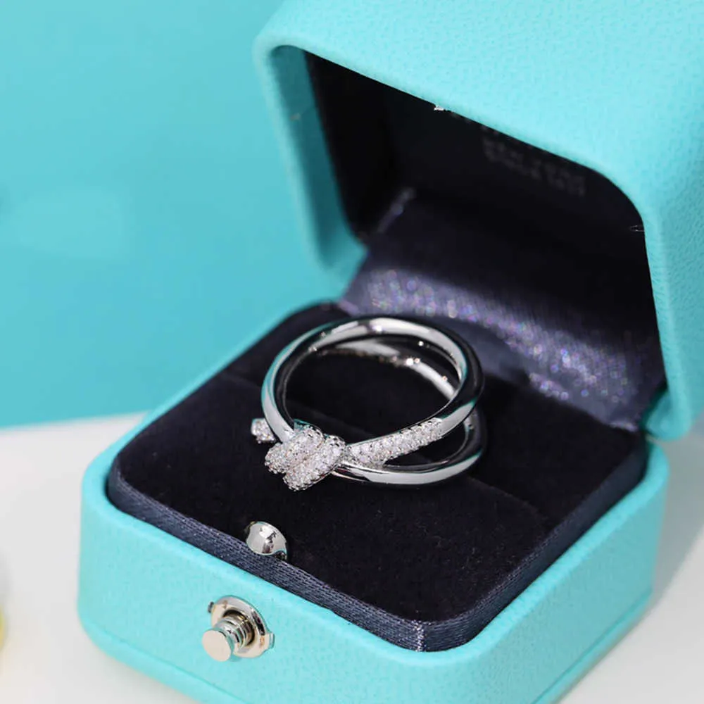 Tasarımcı Rings Luxurys Düğümlü Çift Kadın Mücevher Moda Erkek ve Kadın Klasik Mektuplar Elmas Yıldönümü Hediye Çeşitliliği Stiller