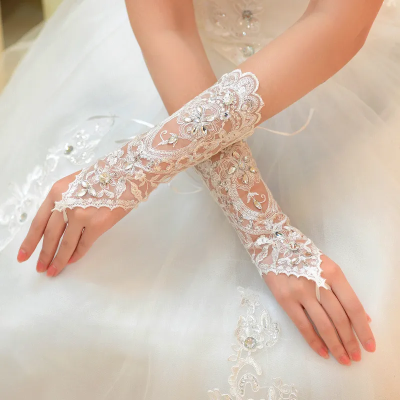 1 paire de gants de mariée blanc/rouge/Beige, élégant paragraphe court strass, gant en dentelle blanche, beaux accessoires de mariage