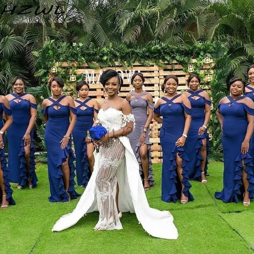 2023 Afrikanische Meerjungfrau Brautjungfer Kleider Seite Split Criss Cross Gures Rüschen plus Größe Mädchen der Ehrenkleid Marine Blue Hochzeit Gastkleider