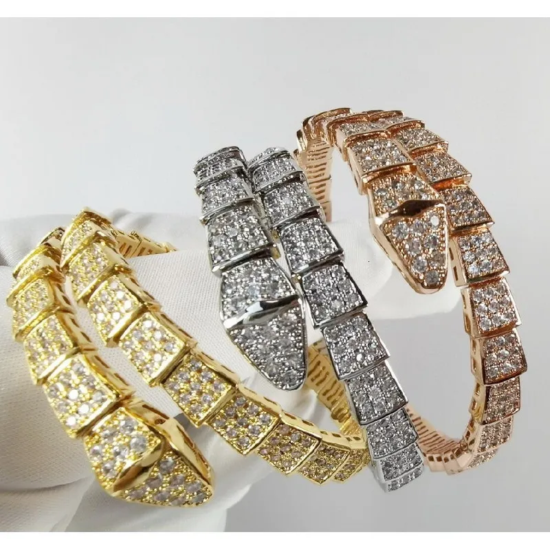 Charm Armbands Fashion Style Armband Inställningar Full tjeckisk zirkonpläterad guldfärg Snake Serpent Snakelike Elastic Open Wide Bangle 230818