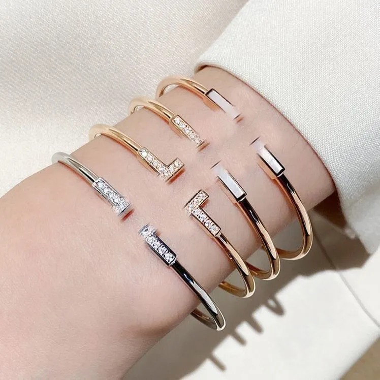 bracelet bijoux de créateur T Family's Same Style Bracelet Femme Corps Blanc Coquille Nue avec Diamant Argent Sterling Or Rose 18K Incolore Bracelet Style Mode