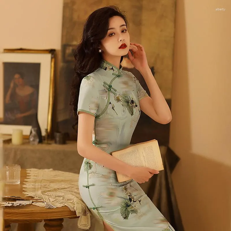 Etniska kläder 2023 Green Beige Lotus Floral Improved Cheongsam Women Short Sleeve Vintage Dress Slim Summer Chinese Style Long Qipao