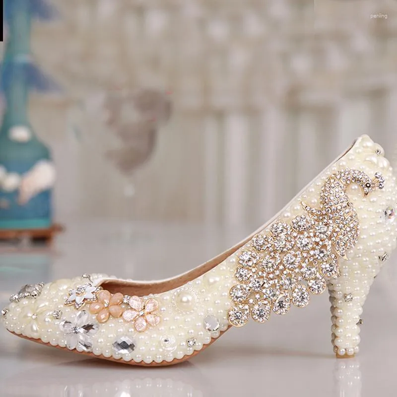 Chaussures habillées luxe coloré cristal strass pompes fête bal cérémonie de remise des diplômes femmes chaton talon blanc perle mariage