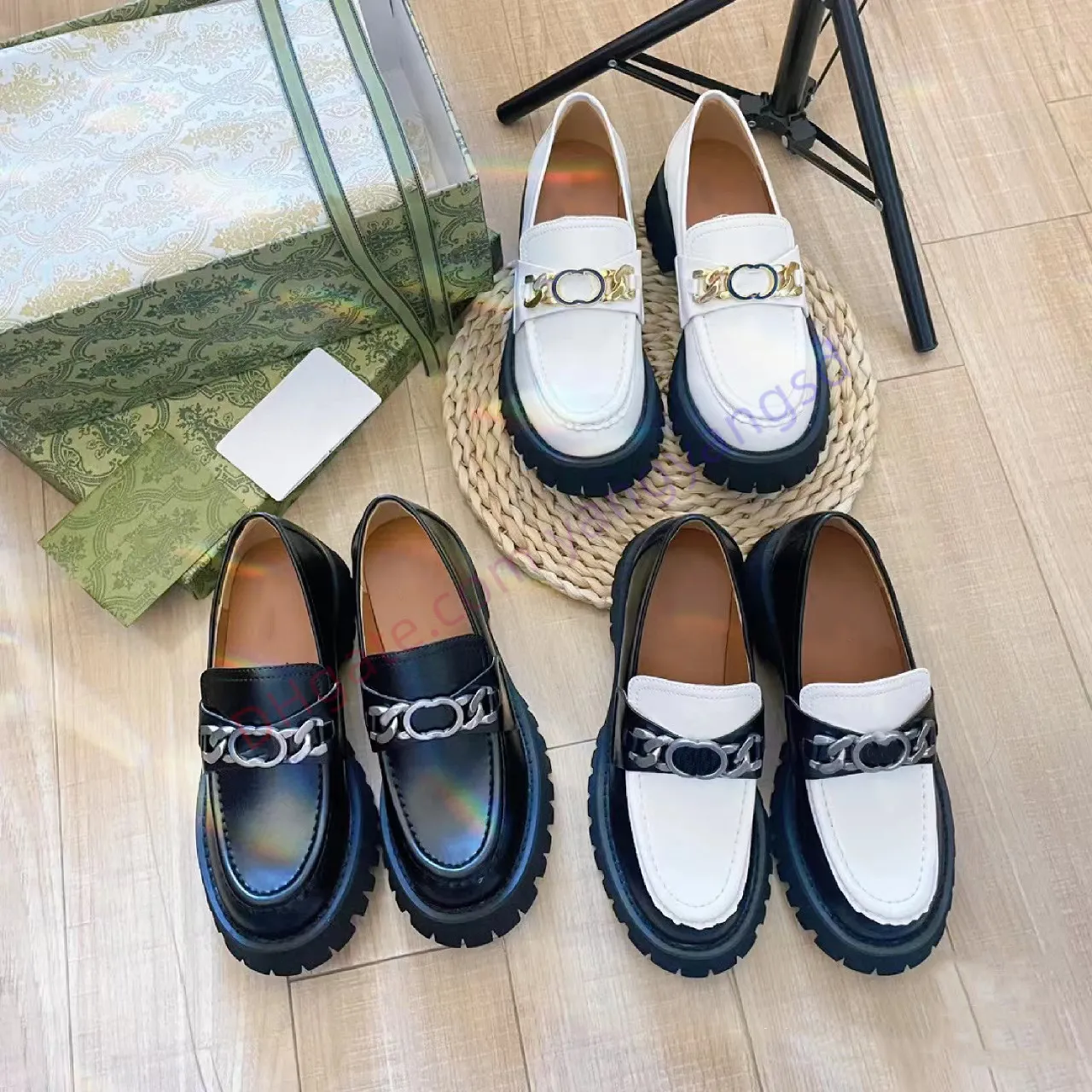 7a designer skor kvinnor polerade kohude chunky luggar sole loafer emaljerad låsande g detalj kedja casual skor mode lyxiga damer utomhus basketskor