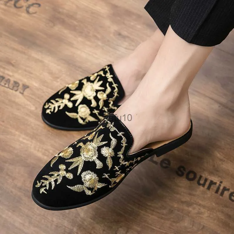 Slippers Men Golden Hand-Embroidered Canvas Casual Shoes Mules with Crystal Embellishments Men Flat Slipper Zapatos Hombre HKD230821