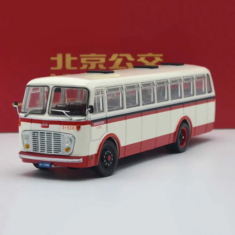 Diecast Modelo 1 64 Escala BK651 Pequim Urban Transport Public Bus Alloy Collection adults Display Static Gift Presente Local 230821