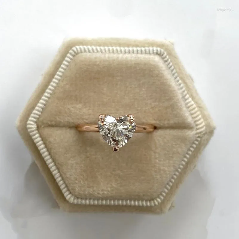 Anelli a grappolo Randh Real 18K in oro solido 1,5ct taglio a cuore Moissanite per donne 14k Eventuali gioielli Fanceli della moda Anello di moda nuziale