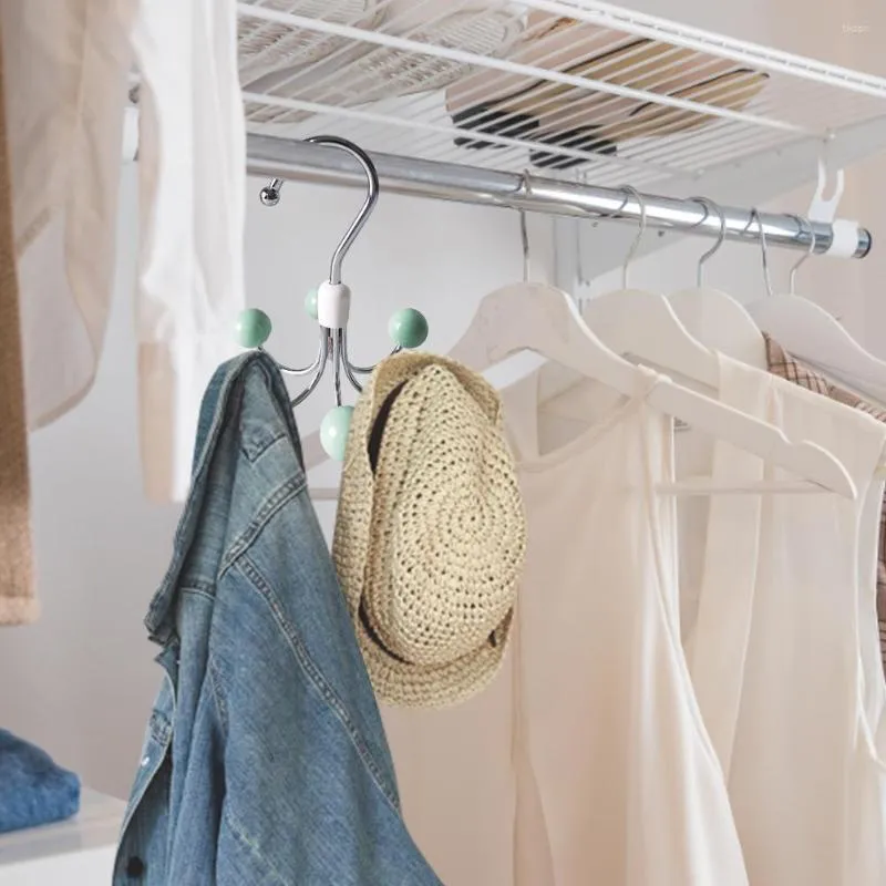 Hanging belt organizer outlet