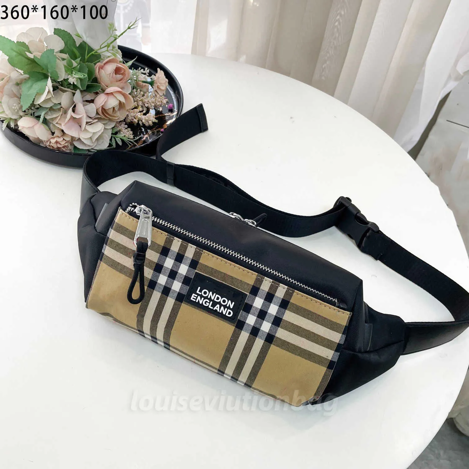 Sacs de créateurs de luxe Vintage Check Nylon Ceinture de poitrine Sac banane Fanny Pack Sonny Bumbag Fourre-tout Portefeuilles Taille Classic Stripe Hommes Femmes Célèbre sac à main Bandoulière Bandoulière