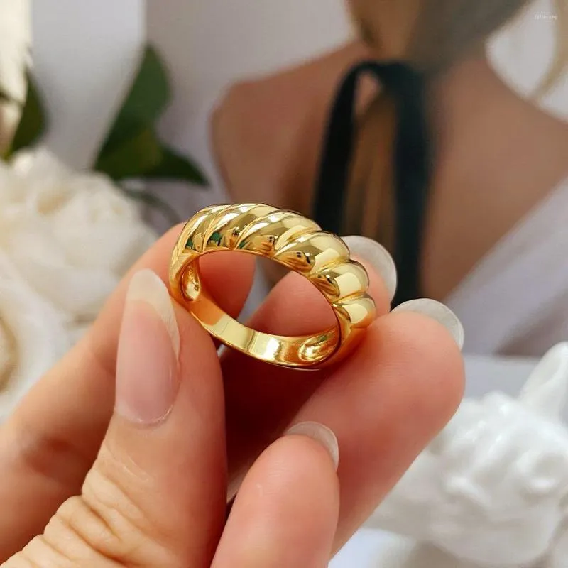 What Kind of Ring Can I Wear Everyday? | Philophrosyne