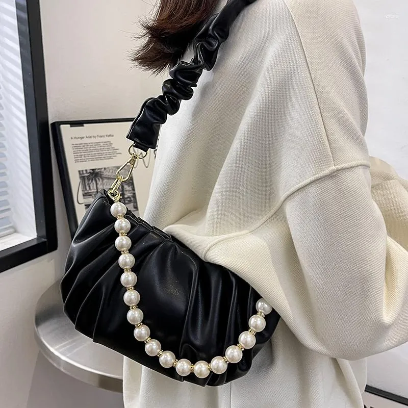 Small outlet handle handbags
