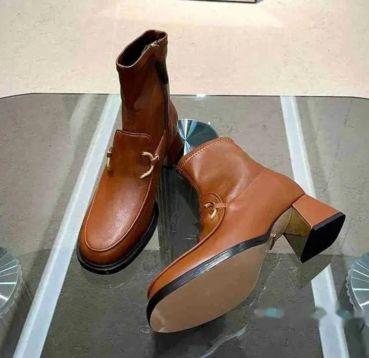 Design Boots 2023 mode kvinnors arbetsdekoration snö skid anti slip riddare martin stövlar avslappnade stövlar stövlar