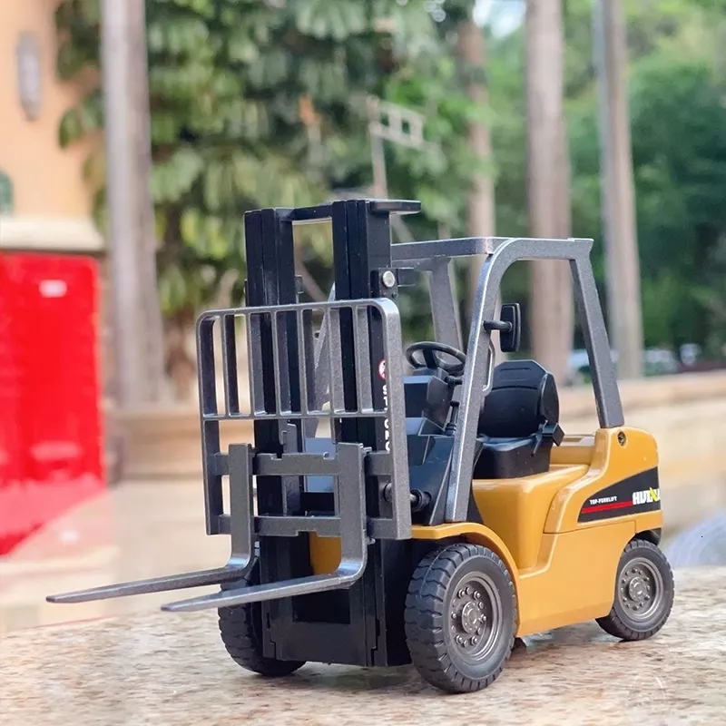 Diecast Model 1 50 Forklift Truck Alloy Car Car Simulation Fork Liftable Engineering Vehicle Collection Childrenギフト230821