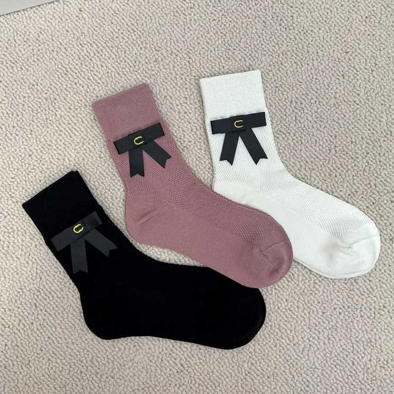 Tasarımcı Çorap Tatlı ve Sevimli Orta Kaldır Socks G-Leter İşaretli Örgü Bowknot Siyah Beyaz Penik Kısa Pamuk Çorap Kadınlar için 8T44