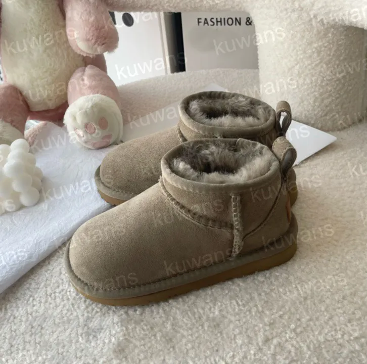 2024 Designer Kids Toddler Classic Ultra Mini Boots Snow Boot u Men Fur Sheepskin Tasman Tazz Chestnut Sand Beige Australian Winter Ankle