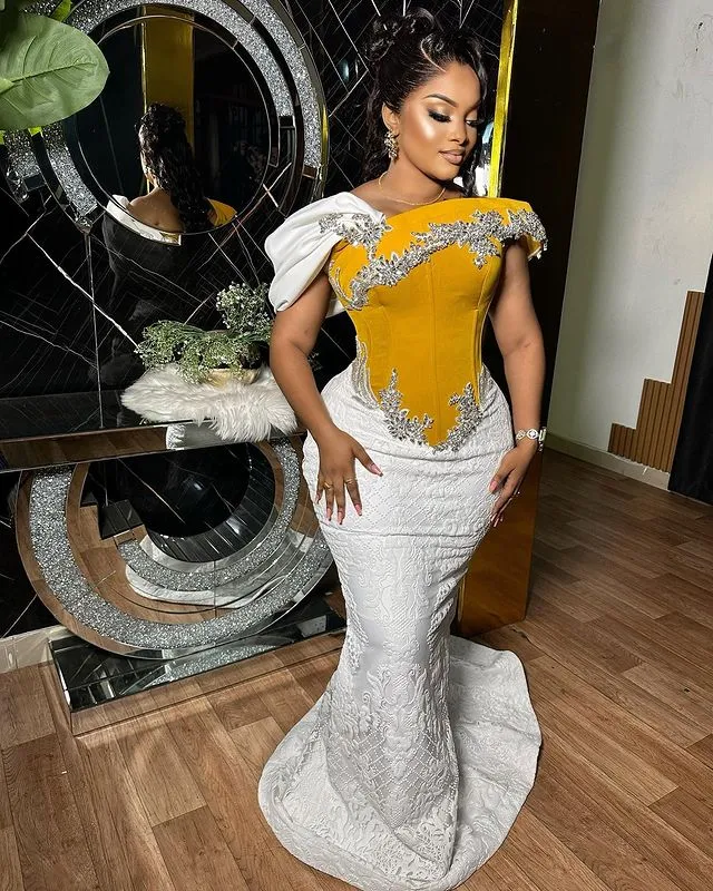 Augusti Aso Ebi White Mermaid Prom Dress Lace Pärled Evening Formal Party Second Reception Birthday Engagement Gowns Dresses Robe de Soiree ZJ7103 407