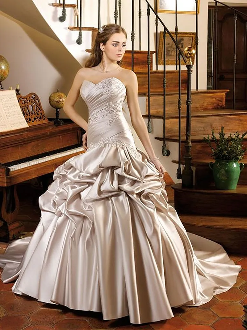 Vintage Champagne Satin Wedding Dress Sweetheart Neck Sleeveless Lace-Up  Back Court Train from Dhgate A-Line Wedding Dresses