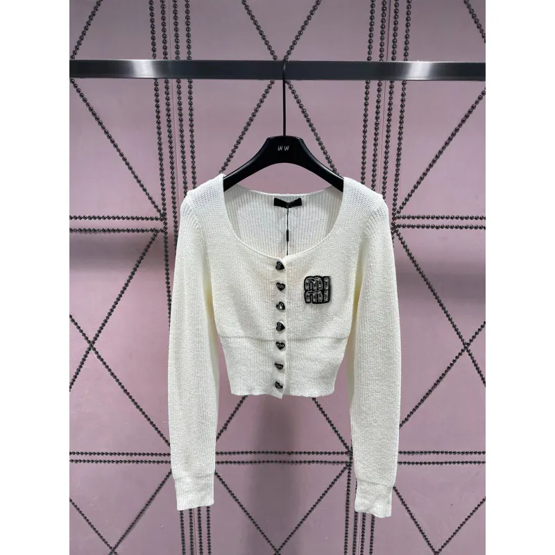 Autonm de suéter de tricô feminino etono e inverno líder de tricotar letra de letra de letra feminina decoração de moda versátil camisa de malha slim fit