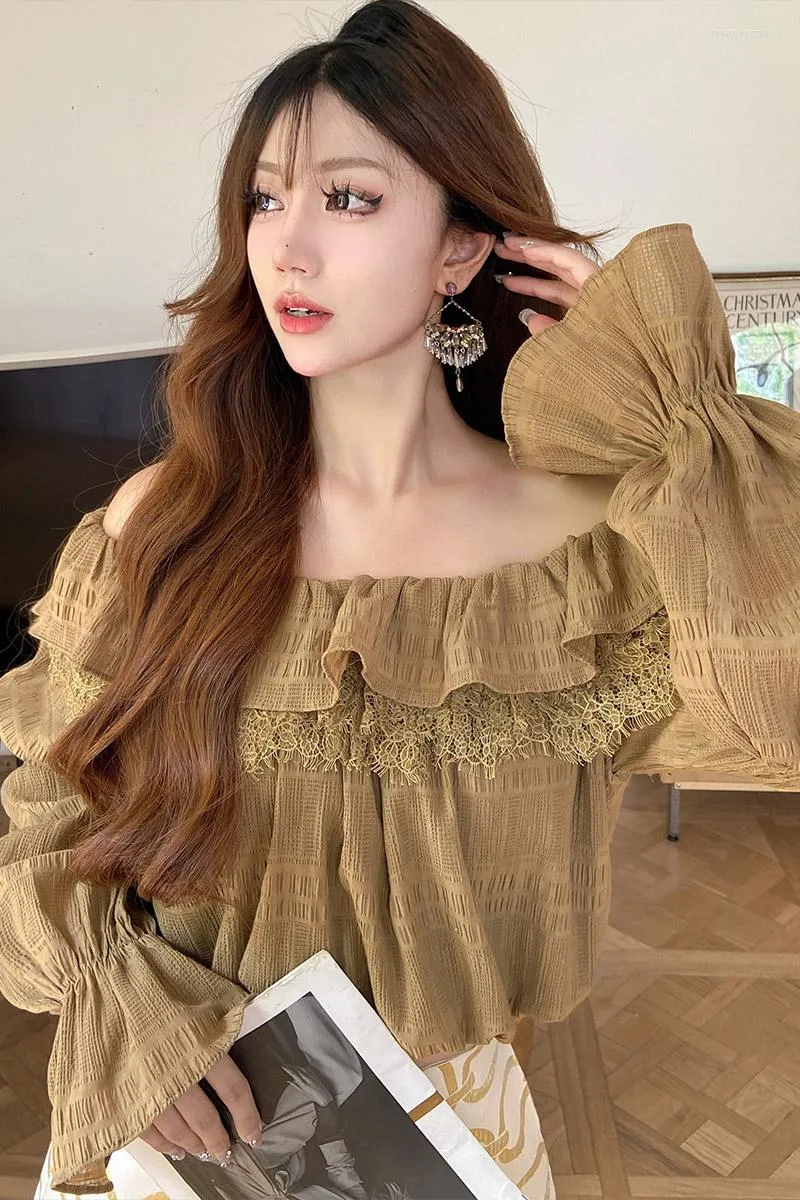 Women's Blouses Dabuwawa Slash Shoulder Shirts & Ruffles Wave Cut Flunced Edge Autumn 2023 Women Sexy Club Flare Sleeve Top DM1CST003