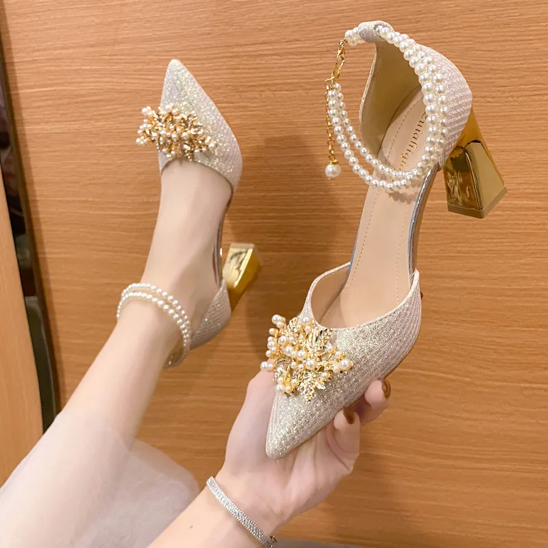 Robe chaussures dames chaussures en vente mode pointu métal perlé solide femmes talons hauts été loisirs banquet femmes pompe de mariage 230822