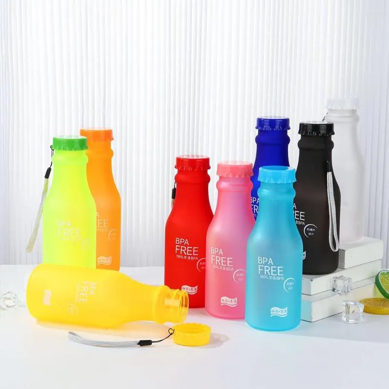 Bottiglie d'acqua 550 ml che corre in arrampicata durevole bottiglia sportiva di plastica portatile bevuta tazza di smalto opachi