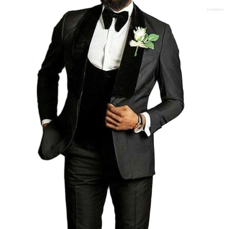 Trajes de hombre, esmoquin de boda de terciopelo negro para novio con solapa de chal, conjunto de 3 piezas entallado, chaqueta, chaleco, pantalones, disfraz de moda