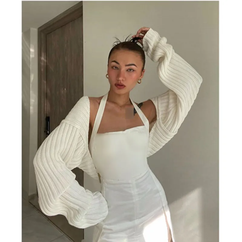 Kvinnors stickor Tees kayotua tröja kort kappa 2023 Autumn Winter Long Sleeve Loose Sticked Crop Top Solid Color Sexig Cardigan Streetwear 230821