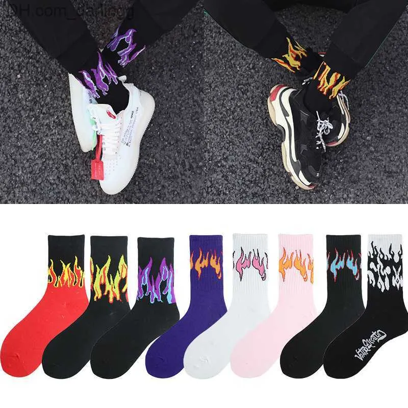 Sports Socks Herrkläder Trend Harajuku Style Flame Pipe Cotton Socks European och American Street Hip Hop Skateboarding Socks Q230822