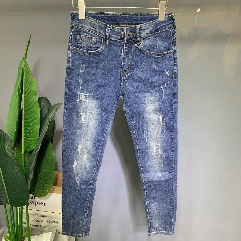 Mäns jeans -denim med nödställd design Slim Fit Stretch Designer för mode killar vintage cowboy pojkvän man 230822