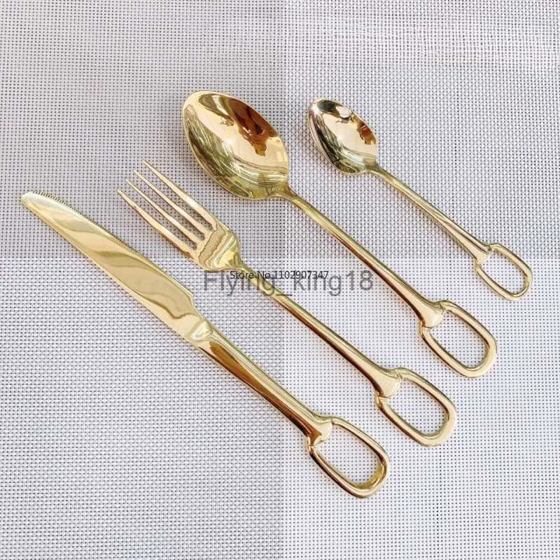 2 pezzi Golden Hanging Western Tables Hori Knife Fork e cucchiaio Golden Knife and Fork Table Hotel Hotel Restauranti Occidentale HKD230812