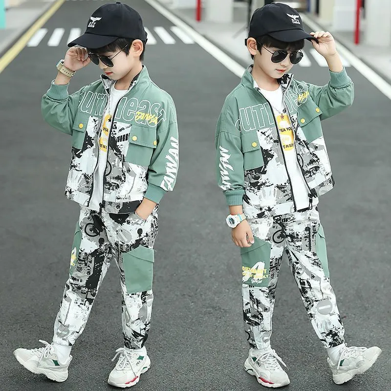 Наборы одежды 2023 мальчики няня модная куртка писем для мальчика подростка для детей корейские брюки топ -брюки хлопок 5 6 8 10 12 год 230823