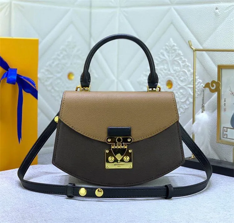 Üst Bayan Tasarımcı Tote Çanta Luxurys Fan Şekli Crossbody Çantalar Üst kaliteli deri kahverengi çiçekler Mektuplar Kadın Küçük Omuz Çantaları Bayanlar Moda Makyaj Çanta