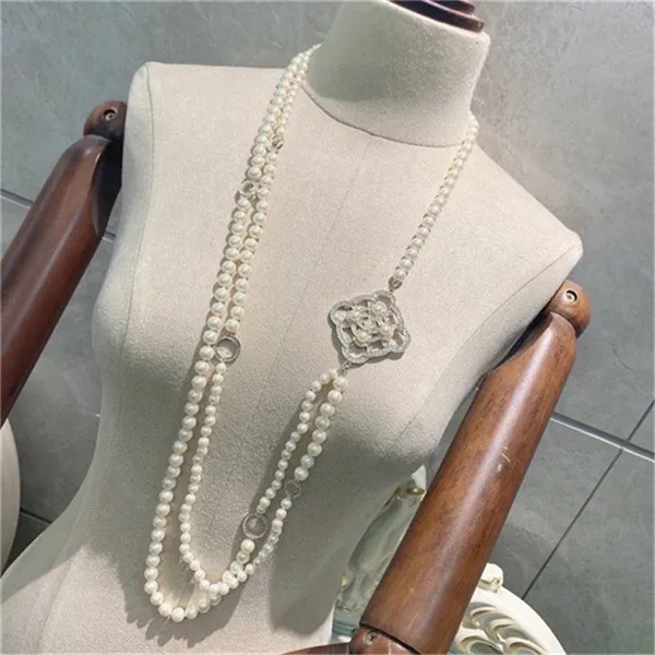 Kolyeler Kazak Zinciri Kolye Kolyeler Lady Women Ccity Marka Mücevher Tasarımcısı Lüks C Sonbahar ve Kış Faul Pearl Longchain 36