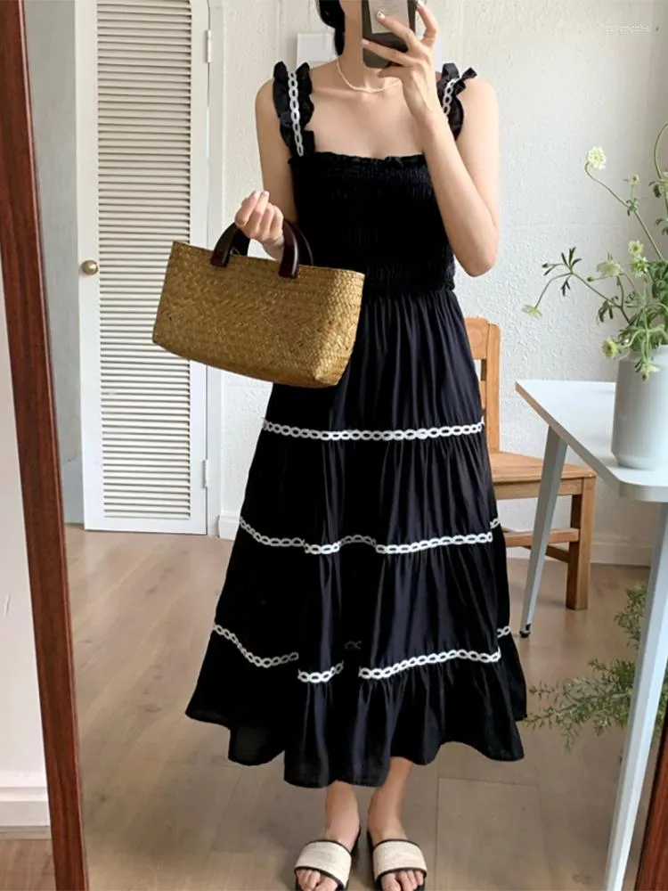 Vintage French Lace Midi Dress with Sleeveless Straps and Suspended - Elegant Black Women's Clothing for Casual Summer Wear in Korea