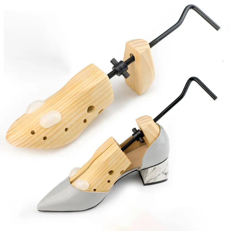 Wooden shoe shop expander