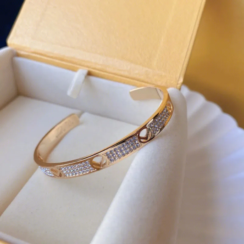 Luxury Design Bangles Brand Bracelet Chain Famous Women 18 k Gold Plated Wristband Chain Couple Gifts Jewerlry Accessorie