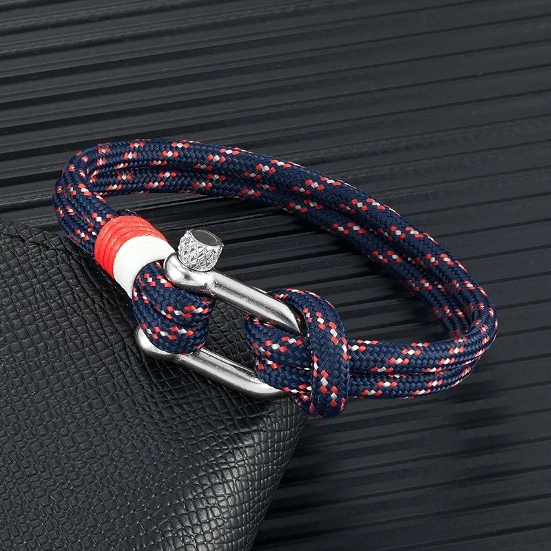 Bangle Navy Style Sport Camping Paracord Survival Armband Män Kvinnor med rostfritt stål U-form Shackle Buckle Nautical Jewelry Gifts 230823