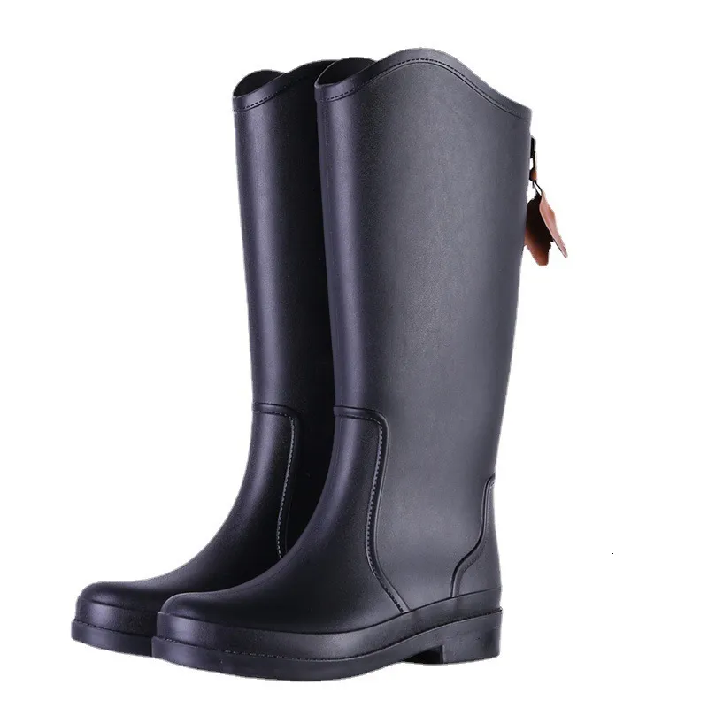 Bottes de pluie mode femmes bottes de pluie PVC imperméable en caoutchouc femme antidérapant résistant à l'usure genou chaussures d'eau 230906