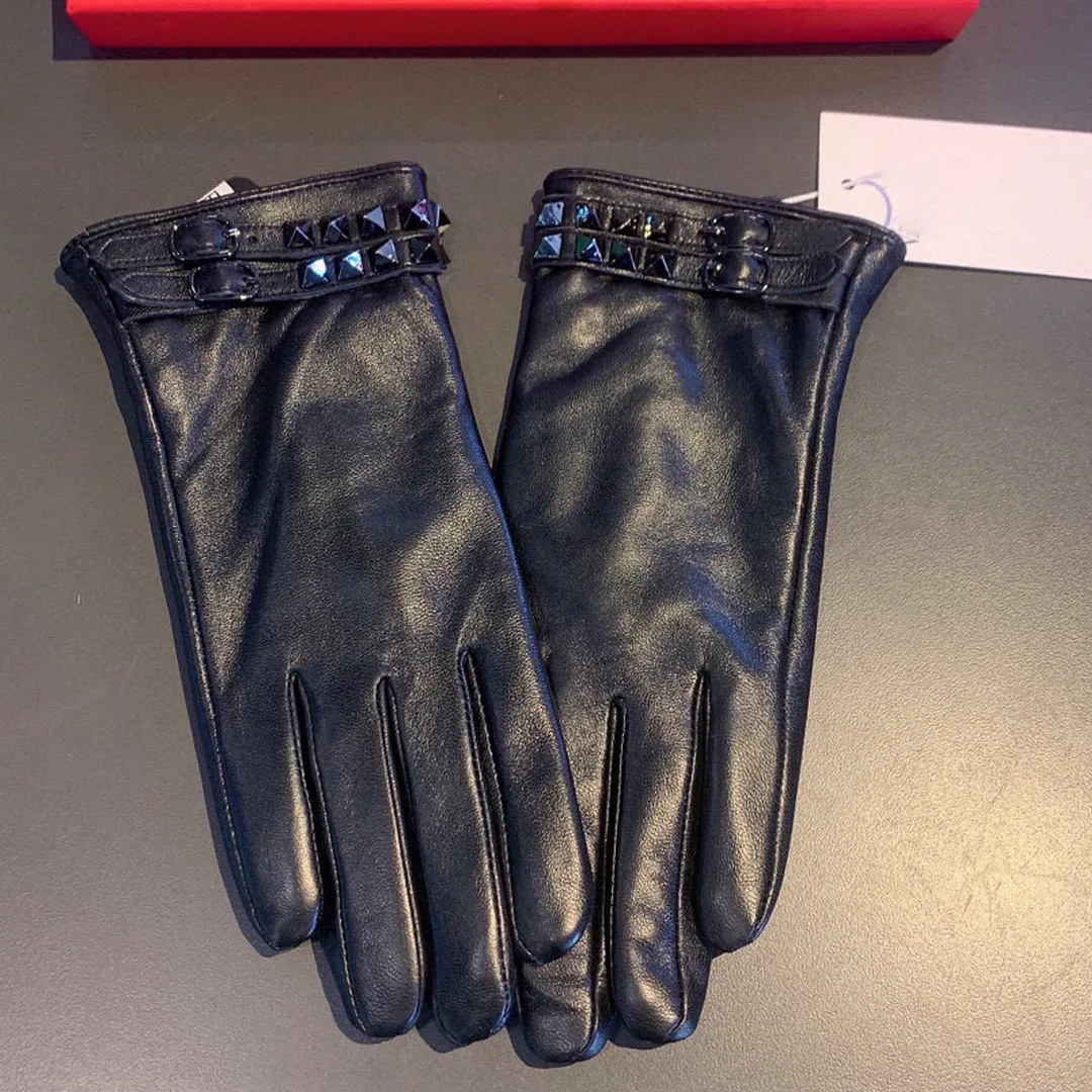 Kvinnors handskar Nya kashmirfårskinn märkeshandskar känsliga och mjukt läder inuti varm pekskärm Fem-fingerhandskar tillbehör