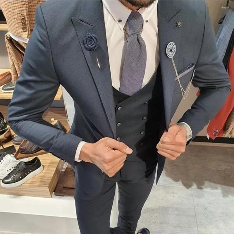 Мужские костюмы темно -серая мужская мода Slim Fit Свадебные смокинги Prom Man Blazer Designs Constume Homme (жилет брюки на куртке)