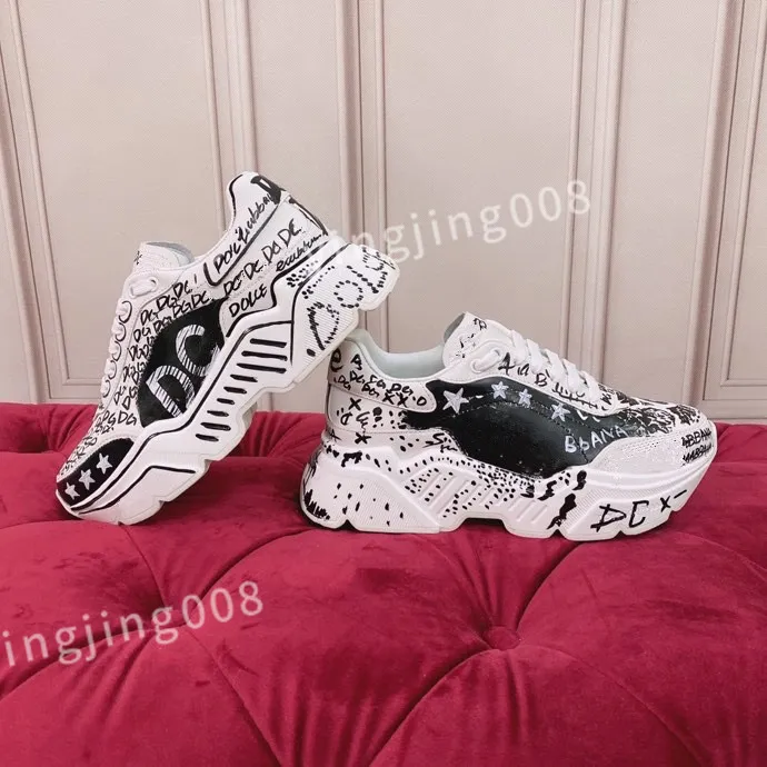 Nuevo diseñador de zapatos deportivos Zapatillas de deporte de algodón Diseñador de moda Clásico Entrenador con cordones Zapatos para correr Zapatos casuales para hombres Tamaño 35-45 HC210807