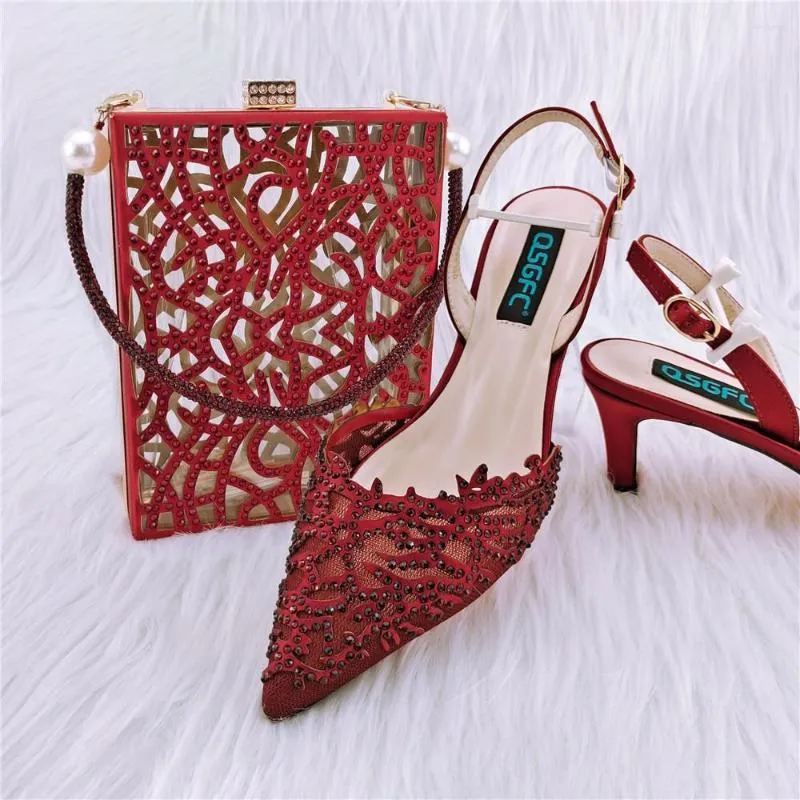 Klädskor 2023 Design Magenta High Heel Italian Women and Bag To Match African Style Matching Set for Party