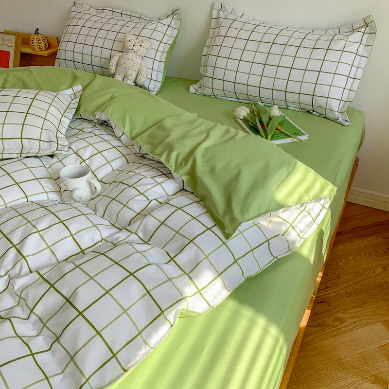 Sängkläder sätter ins enkel stil täcke täckning med örngott platta ark gröna grå pojkar flickor kit singel tvilling dubbelsäng sängkläder 230822