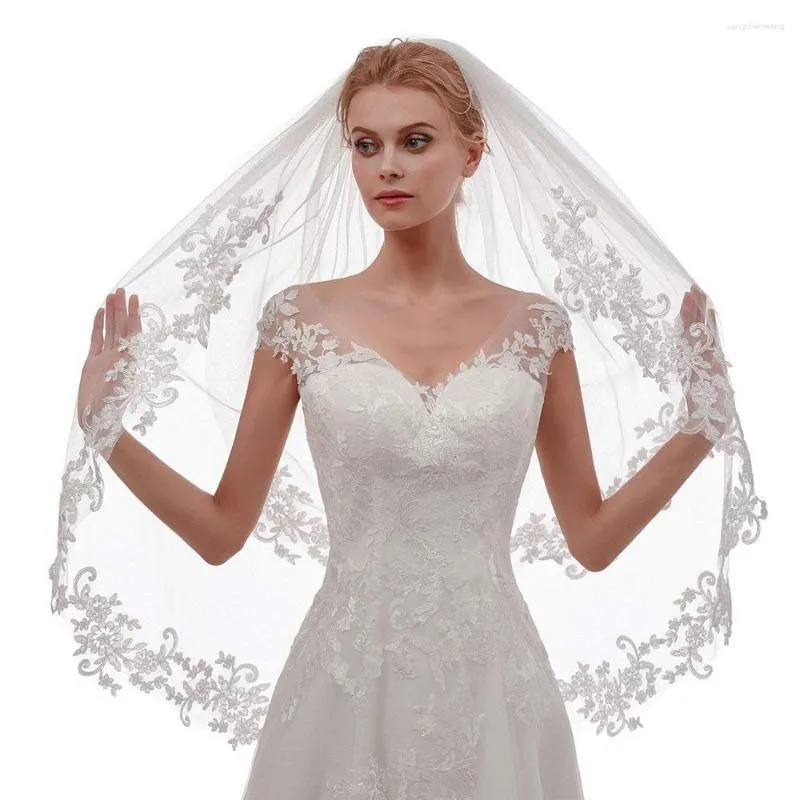 Bridal Veils Romantic Women's Short 2 Tier Lace Wedding Veil With Comb 2023 Fingertip Length For Bride Accessories