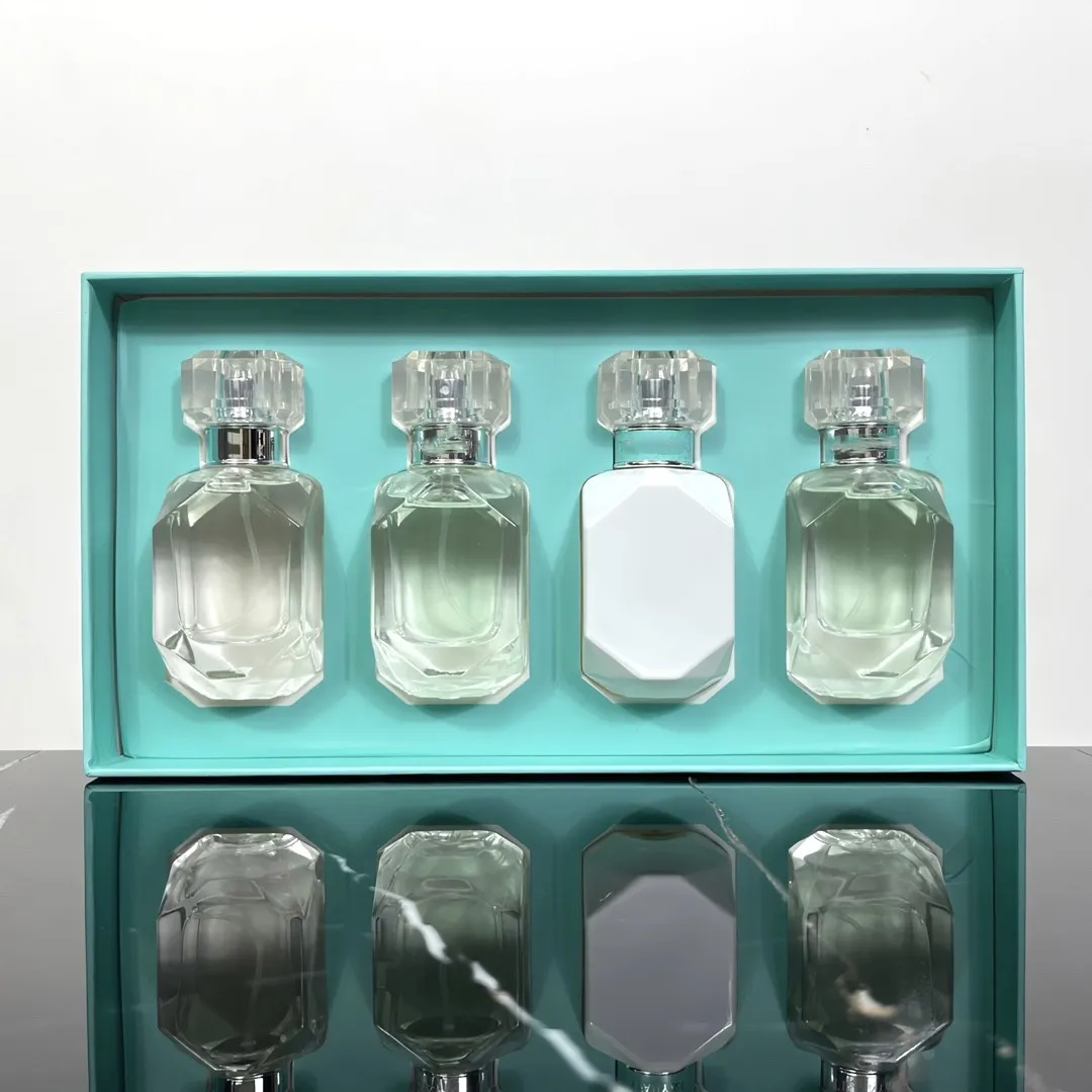 2023 Luxe Diamond Brand Women Parfum 30ml avec 4pcs 3pcs Set Eau De Parfum Odeur Longue Durée EDP Femme Cologne Spray 4 en 1 Kit Parfum Coffret Cadeau
