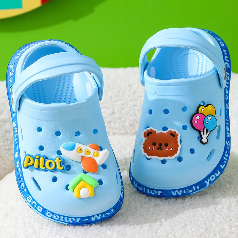 Achetez en gros Glissades Pour Enfants, Pantoufles De Plage Garçon Et Fille  Mode Jardin Chaussures Dessin Animé Eva Croc Sandales Pour Enfant Chine et  Sandales Crocs Pour Enfant à 3.2 USD